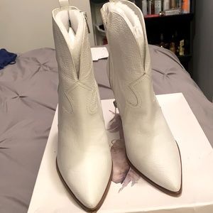 Jessica Simpson style: JS- HILRIE Color: Bright WhiteSize 10M